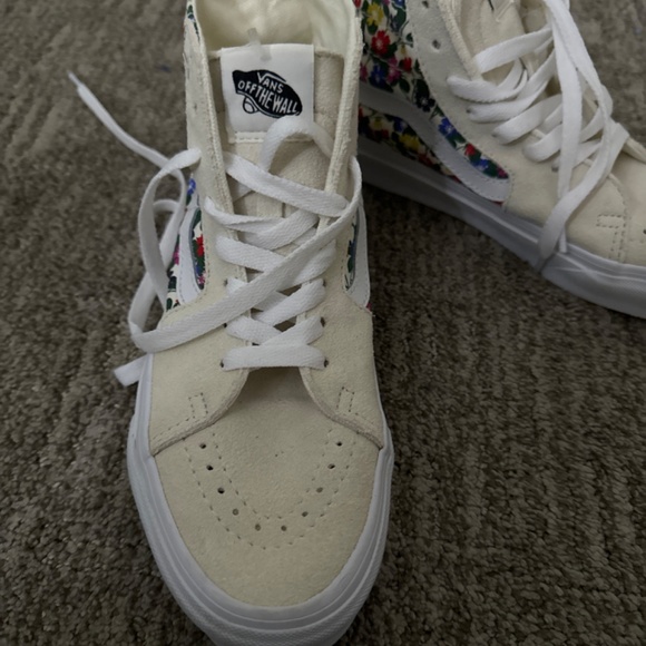 Vans - Picture 2 of 3